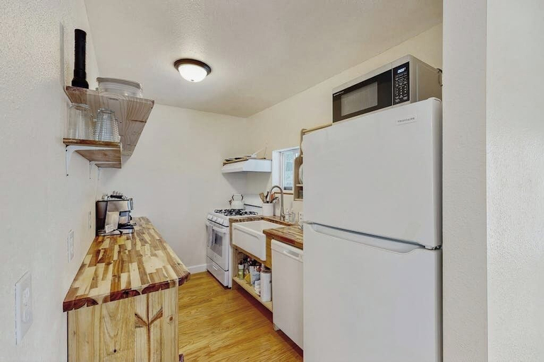 Interior 3, High-altitude Cottage Perched 1,700 Feet Above City, Anchorage