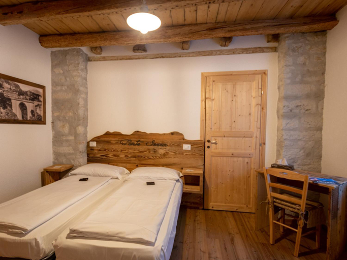 Bedroom 3, Locanda Ponte Serra, Belluno
