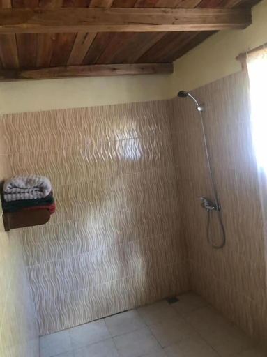 Bathroom, Soanala Hotel & Restaurant, Alaotra-Mangoro