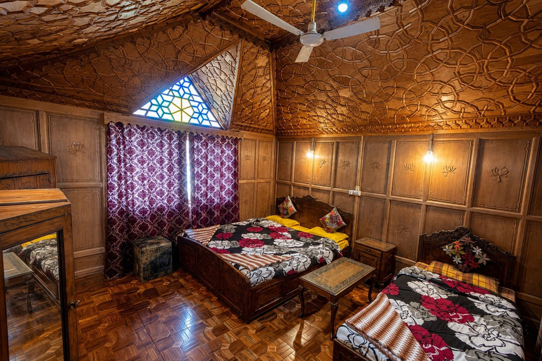 Bedroom 3, Houseboat Myline , Srinagar