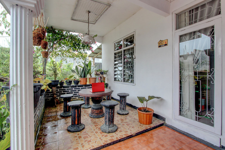 Lobby 2, OYO 94841 Alodia Homestay Family, Wonosobo