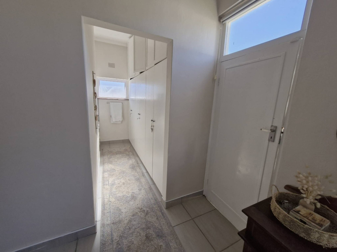 Interior 3, Airconditioned 3 Bedroom, Cape Winelands
