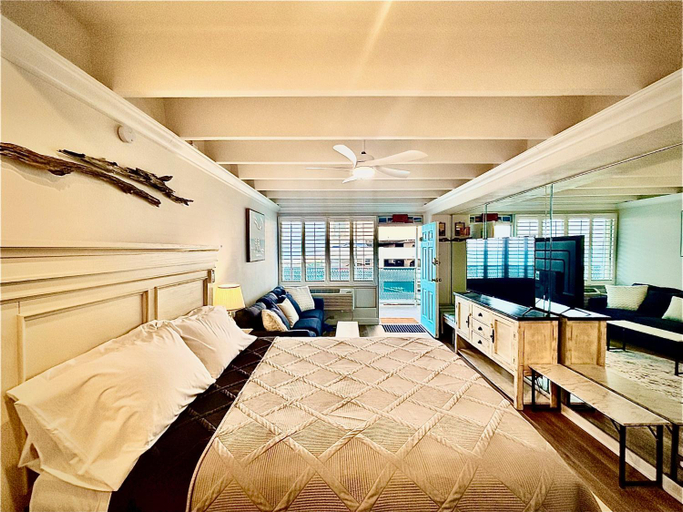 Bedroom 2, Fountain Bleu Terrace, Bay