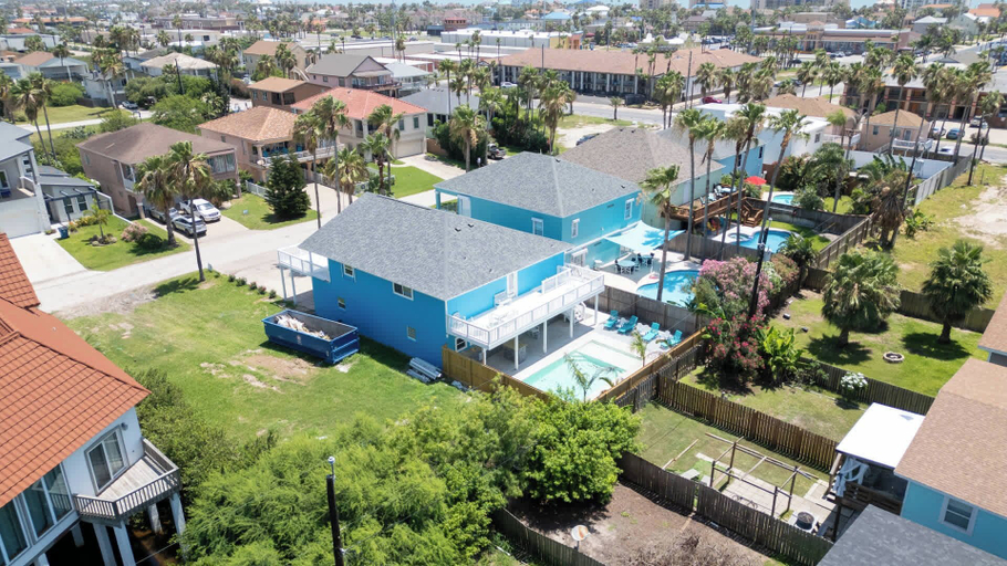 Exterior 5, New 5BR Remodel, Heated Pool, Game Room, Cameron