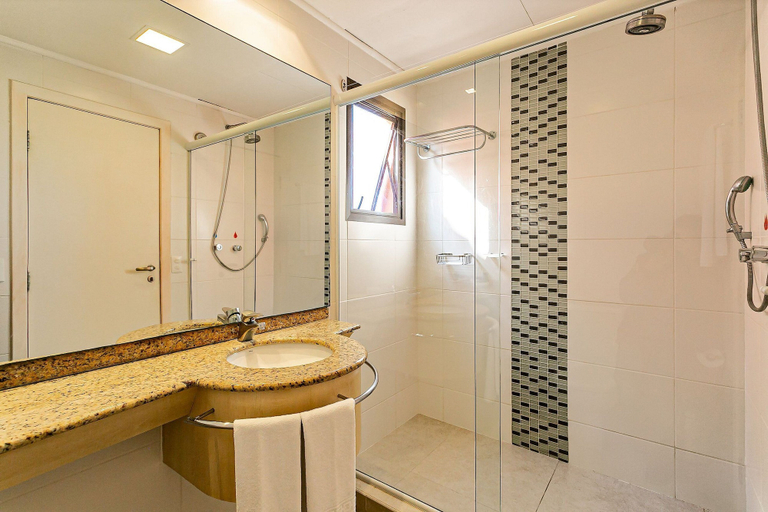 Bathroom 4, Comfortable Suite in Luxury Resort Jurere Jbv141, Florianopolis