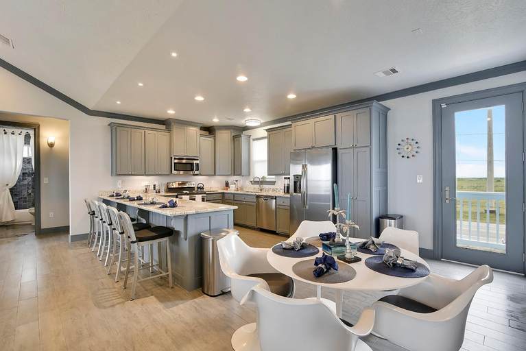 Food & Drinks, Honu Beachfront by Ryson Vacation Rentals, Galveston