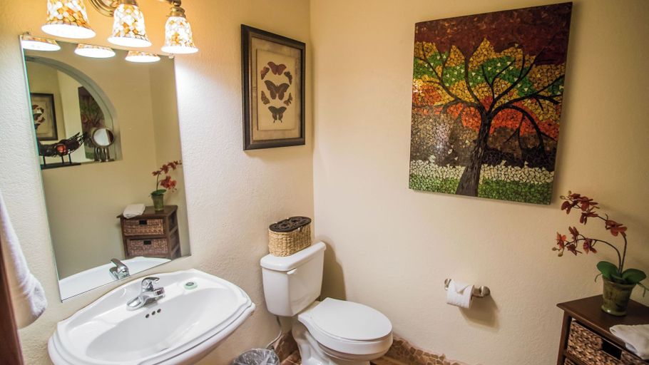 Interior 2, Hacienda in Solitude Vineyard by Avantstay Vineyard Views + Patio Paso Robles, San Luis Obispo