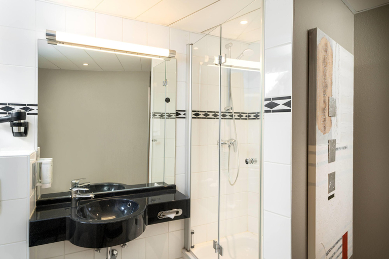 Bathroom 5, elaya hotel hannover city, Trademark by Wyndham, Region Hannover