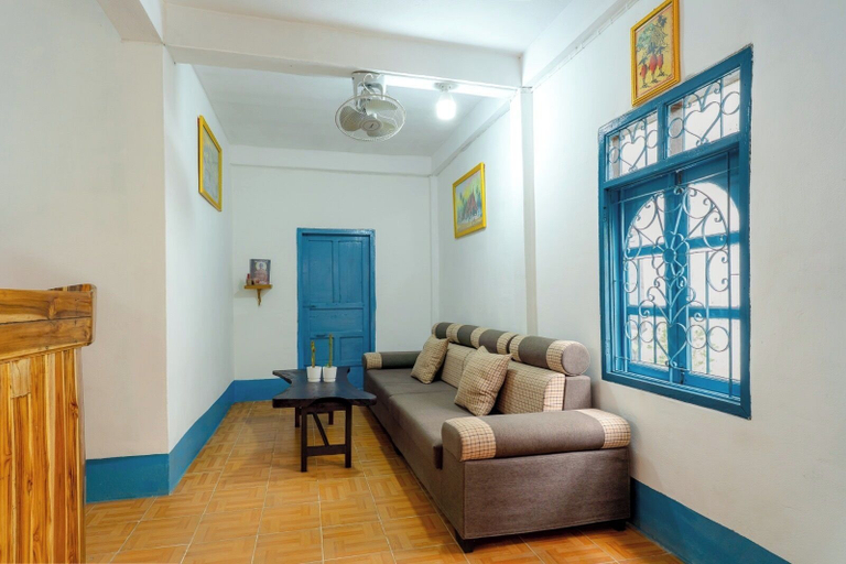 Living area 5, Keokhounmuang Hostel, Luang Prabang
