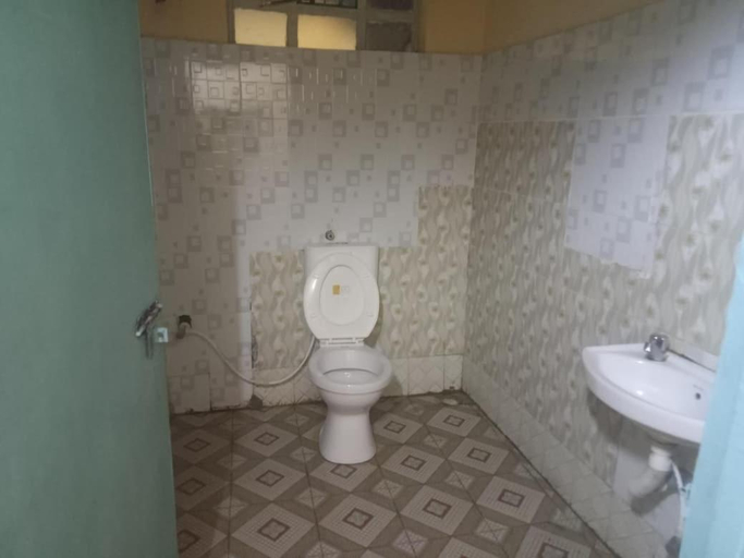 Bathroom, Mong'are Lodge and Restaurant, Narok North
