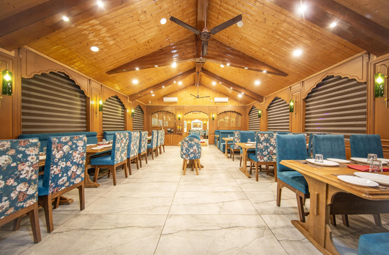 Food & Drinks 5, Lake Avenue by Stay Pattern, Srinagar
