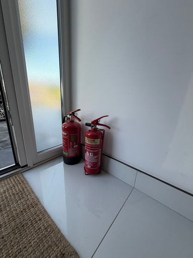 Miscellaneous 2, House Sleeps 9 With Wifi, Slough