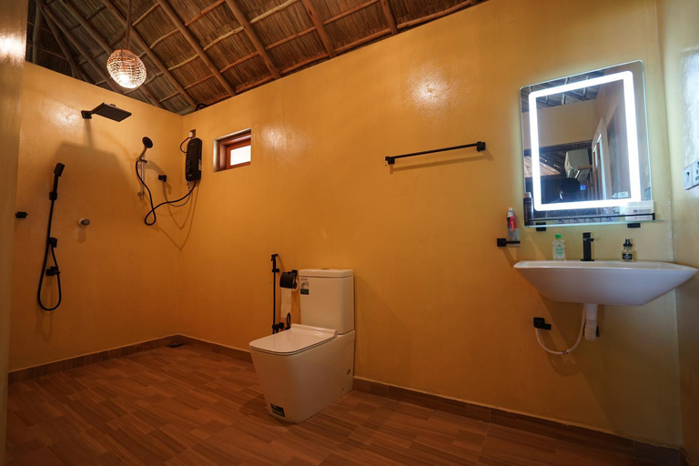 Bathroom, Royal Beach, Pothuvil