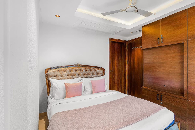 Room 2, The Royal Crown - 3bhk Luxury Home by Viraalay, Jaipur