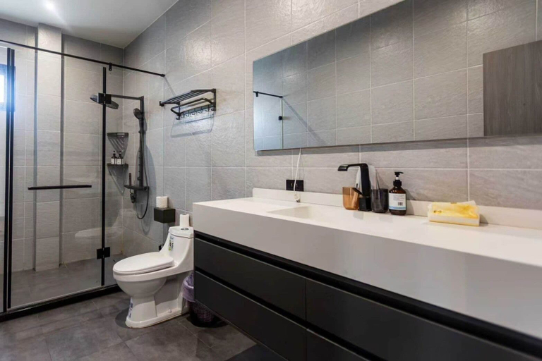 Bathroom 3, Acadia, Pattaya