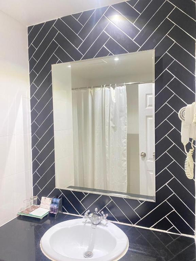 Bathroom 3, The Hill Hotel, Pak Chong