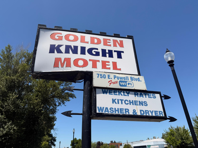 Exterior & Views, Golden Knight Motel, Multnomah