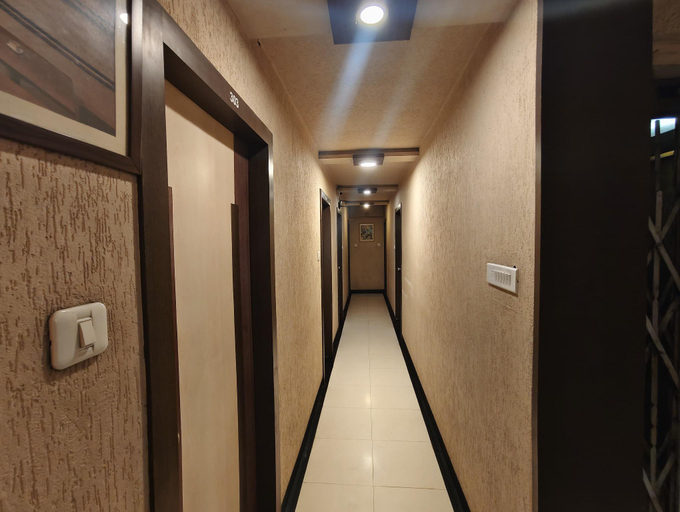 Others 3, Hotel Samrat, Nashik