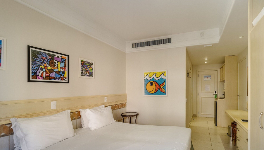 Room 3, Pool View in a Beachfront Resort Jbv134, Florianopolis