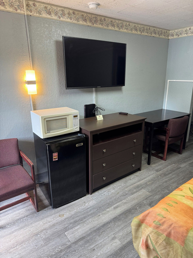 Interior, Budget Inn Express, Johnson