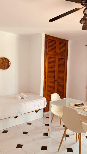5, Es grop apartamentos , Baleares