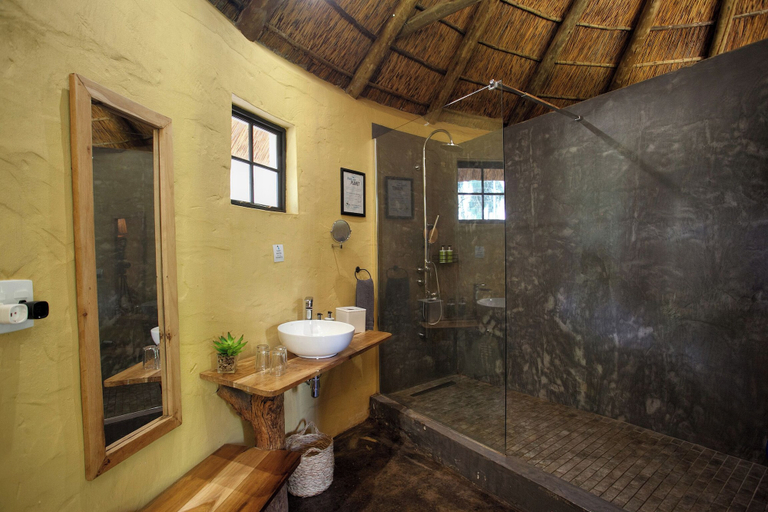 Bathroom 3, Addo African Home, Cacadu