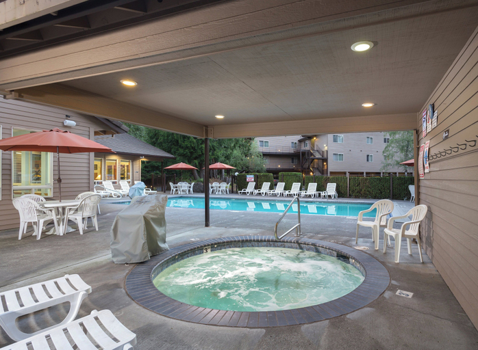 Sport & Beauty 5, Whispering Woods Resort, Clackamas