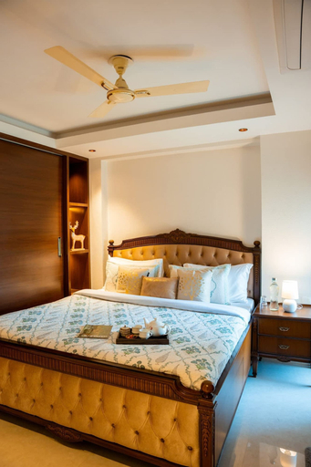 Room 4, The Majestic Crown - 2bhk Luxury Home by Viraalay, Jaipur