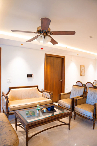 Room 4, The Royal Crown - 3bhk Luxury Home by Viraalay, Jaipur