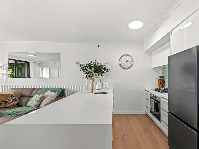 Interior 3, Stunning! 2bed, 1bath, 1car, Views ~ CBD, Brisbane