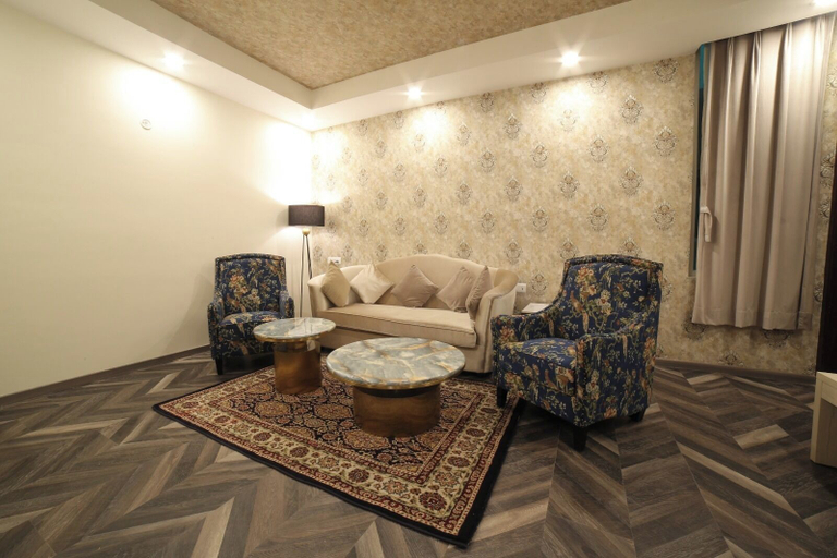 Living area, La Flora Resort, Meerut