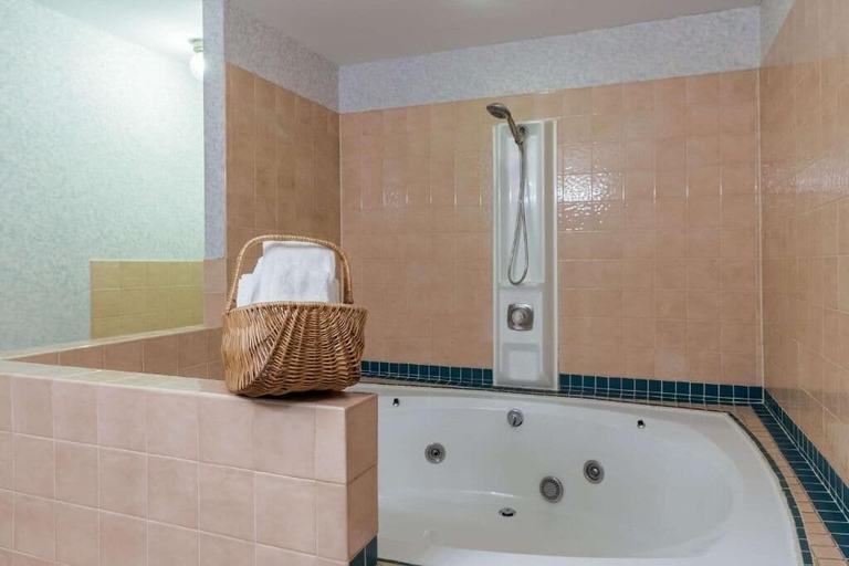 Bathroom 4, Red Wing Inn and Suite, Goodhue