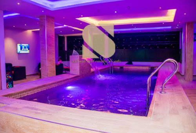 Pool, Mohit Hotel and Suites, Ifo