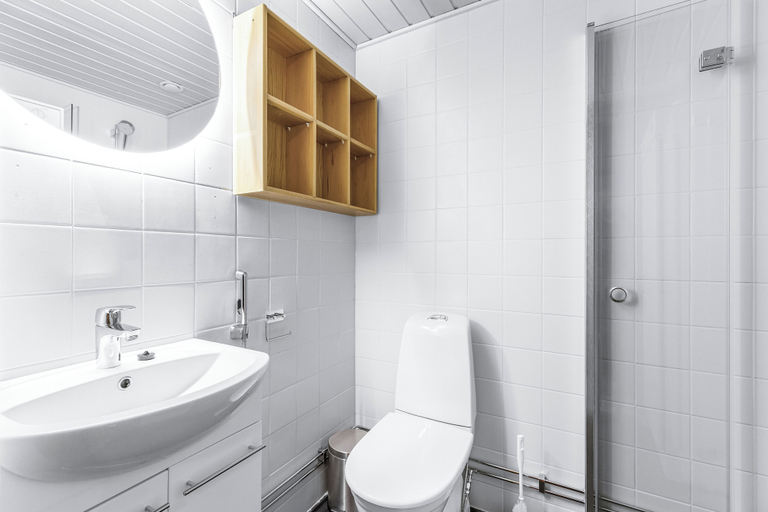 Bathroom 5, Lapland Fellas Studios Äkäslompolo, Lapland