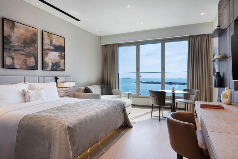 Bedroom 3, JW Marriott Hotel Istanbul Marmara Sea, Bakırköy