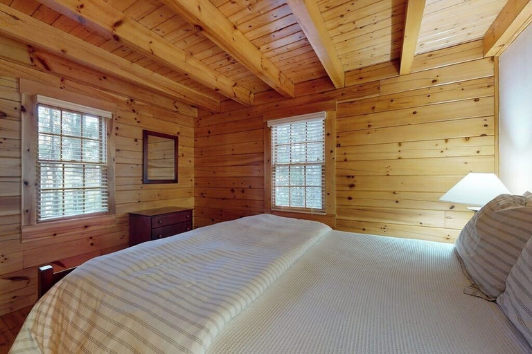 Room 5, Point Lookout East, Waldo