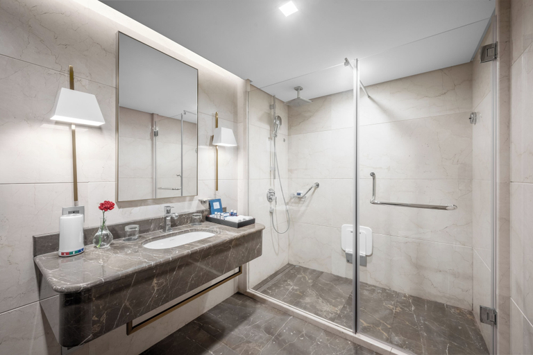 Bathroom 5, The Biltmore Almadinah Hotel, Al Madinah Al Munawwarah