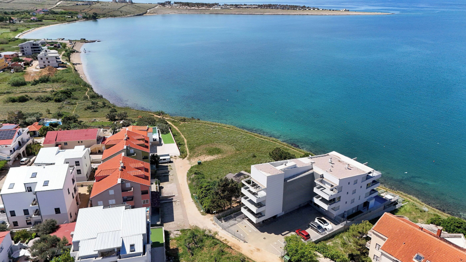 Building design 2, Apartment Luxury Beachfront Jacuzzi Suite With Sea View, Povljane