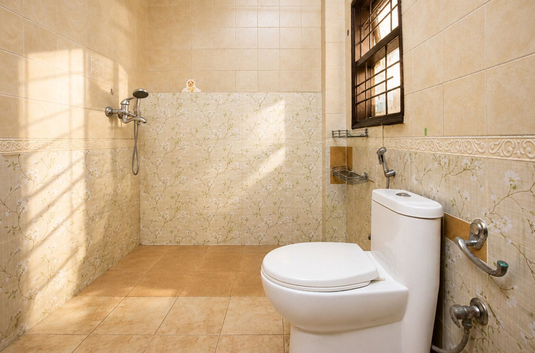Bathroom 2, Mayfield Manor4bhknr Medanta20min Cyber City, Gurgaon