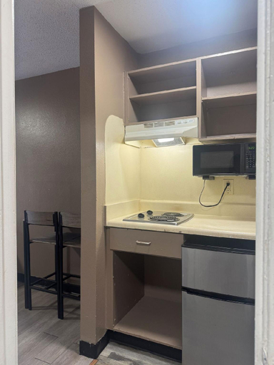 Others 5, Live In Lodge Extended Stay, Clayton