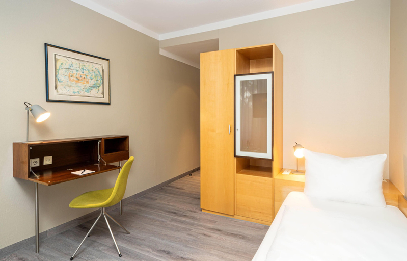 Bedroom 3, elaya hotel hannover city, Trademark by Wyndham, Region Hannover