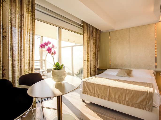Bedroom 3, Hotel Premier & Suites, Ravenna
