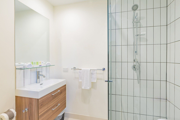 Bathroom 4, City Edge Box Hill Apartment Hotel, Melbourne