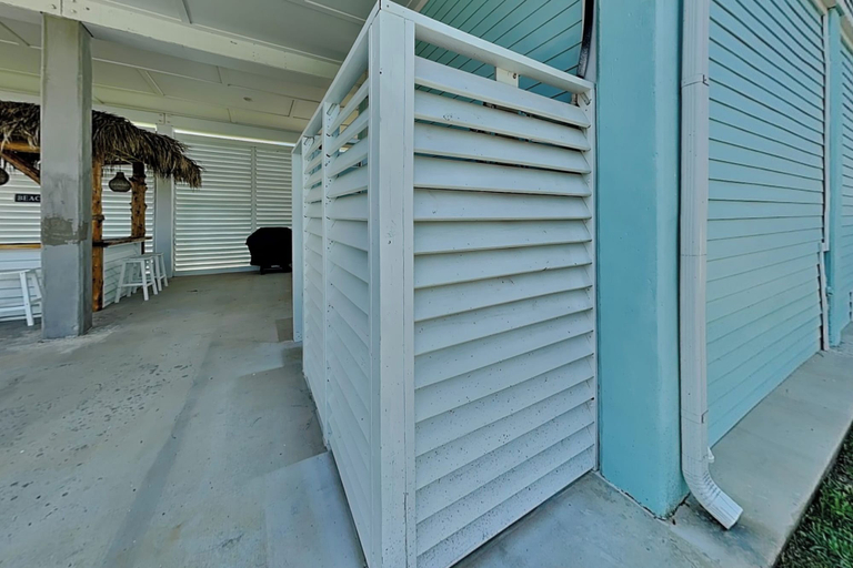 Property amenity 2, Tiki Pool Club, Galveston