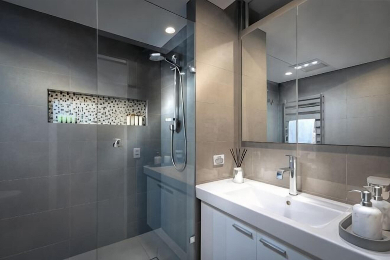 Bathroom 3, Adele Apartment Hotel East Melbourne, Melbourne