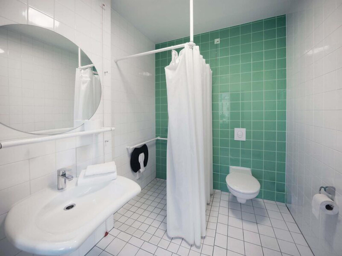 Bathroom 5, B&B Hotel Jena, Jena