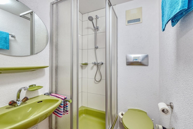 Bathroom 4, gasthof Rhönlust, Rhön-Grabfeld