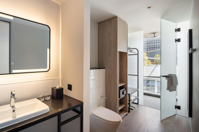 Bathroom shower, YOTEL Bangkok Sukhumvit, Bang Na