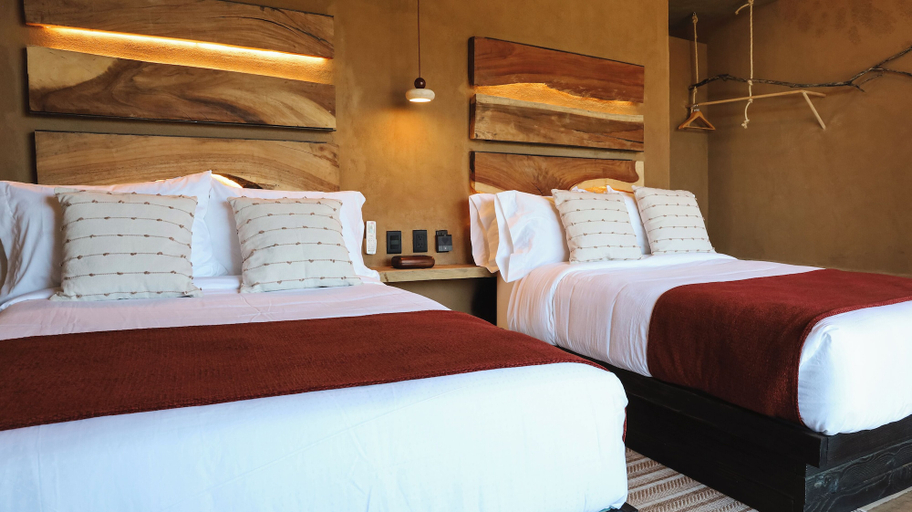 Room 2, AYEKA Intergrative Center, Ensenada
