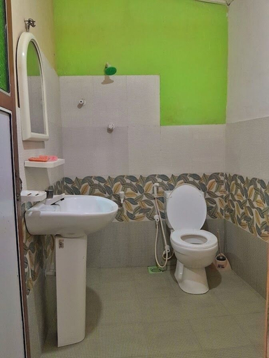 Bathroom 4, Galkotuwa Estate, Udunuwara